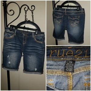 Juniors RUE 21 denim shorts